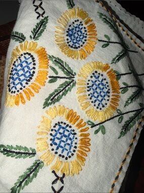 Vintage Granny Sunflower Floral Embroidered Tablecloth Boho Cottage Grandma